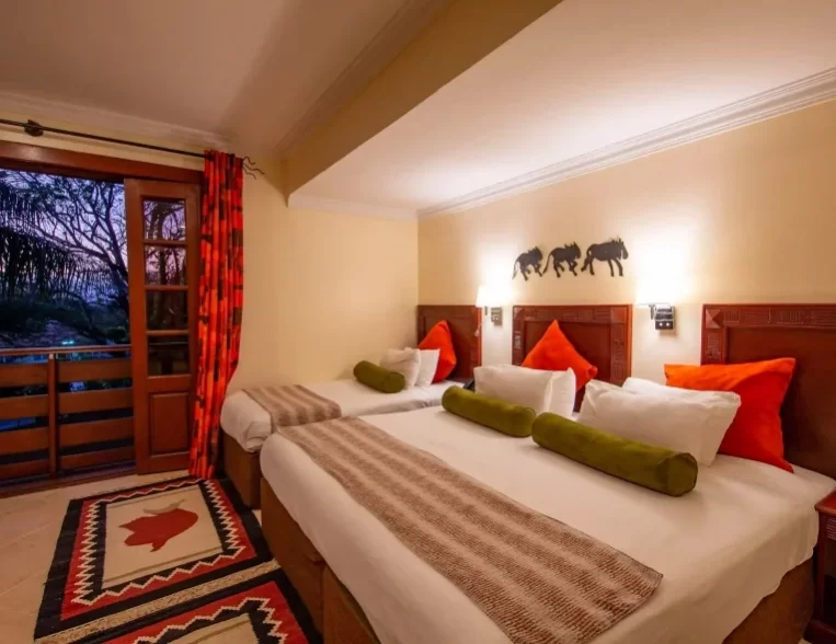 trip-page-accommodation-african-tulip-room2-882x589 The African Tulip Hotel